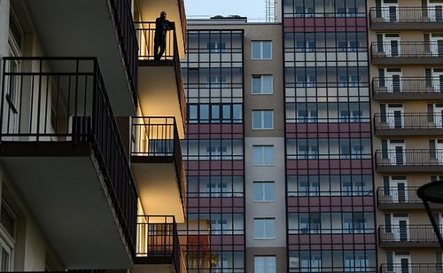Вместо кладовки: как меняется роль балконов в современных домах