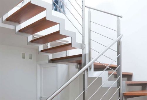 Выбор лестницы в загородном доме или в двухуровневой квартире